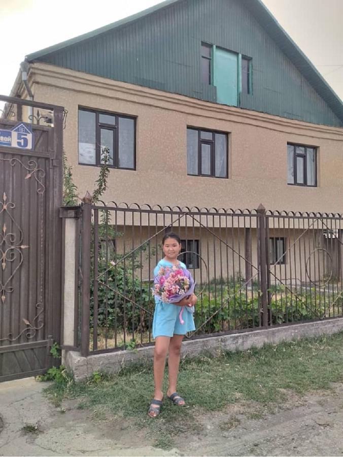 Welcome Guest House Токмак Экстерьер фото